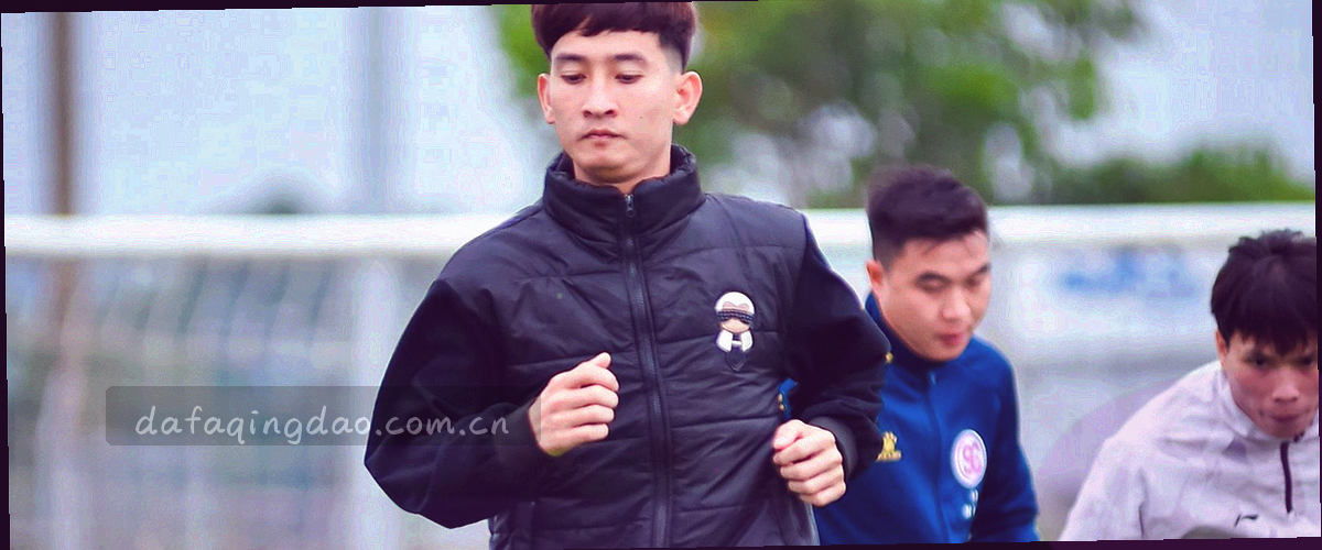 版本节点与路径线组成的客户端迭代示意，标注各阶段的路径变化